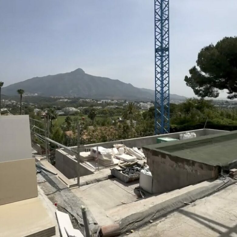 For sale 🏡 Modern Turnkey Villa in Nueva Andalucía  🌴 Ready end 2025