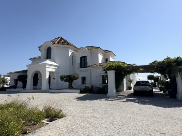 For sale 🏡 Marbella Club Golf Resort  Hilltop Mansion – 🌄 Panoramic Views – 🔑 Turnkey