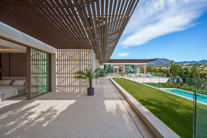 For sale 🏡 Modern Turnkey Villa in Nueva Andalucía  🌴