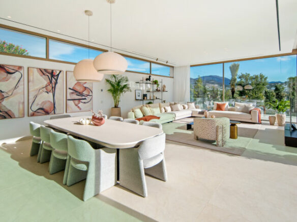 For sale 🏡 Modern Turnkey Villa in Nueva Andalucía  🌴