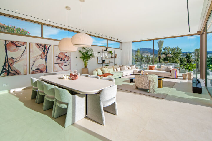 For sale 🏡 Modern Turnkey Villa in Nueva Andalucía  🌴