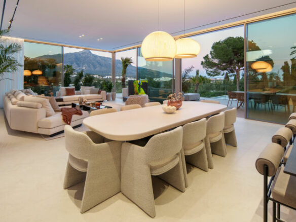 For sale 🏡 Modern Turnkey Villa in Nueva Andalucía  🌴