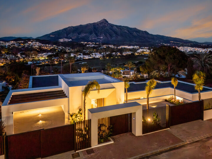 For sale 🏡 Modern Turnkey Villa in Nueva Andalucía  🌴