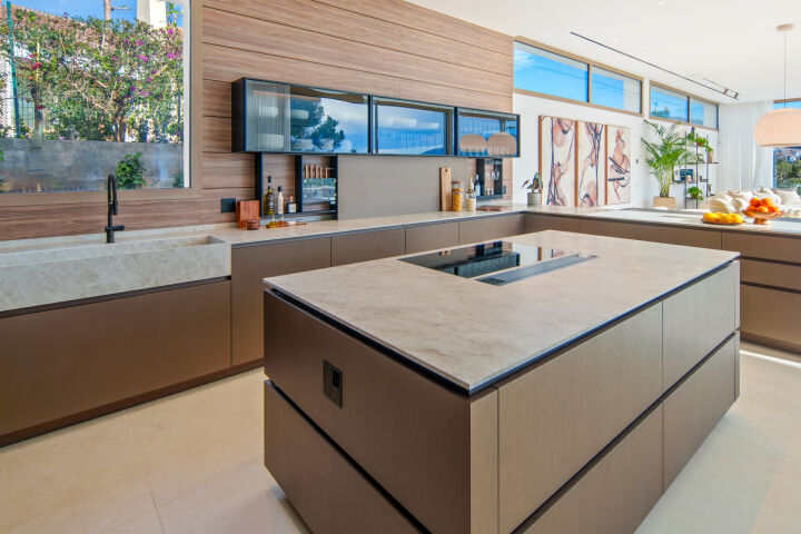 For sale 🏡 Modern Turnkey Villa in Nueva Andalucía  🌴