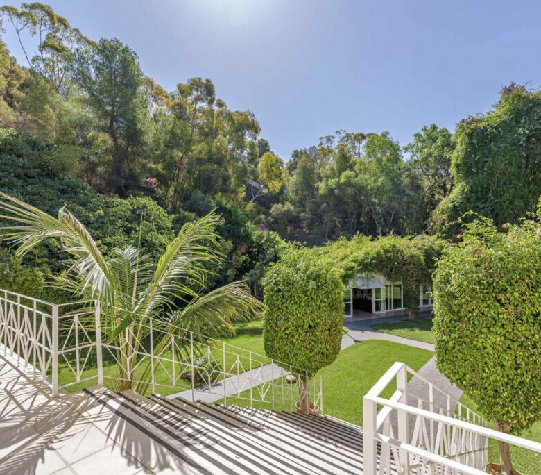 🏰 Palatial Mansion For Sale – Near Málaga City ✨