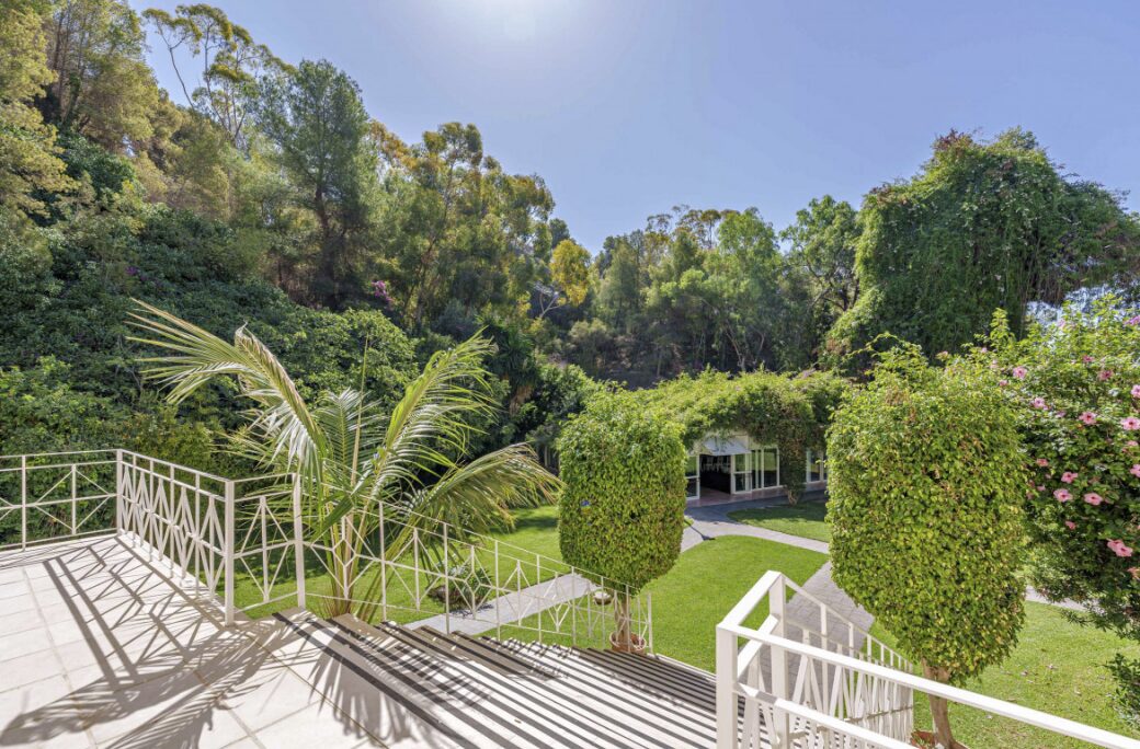 -palatial-mansion-for-sale-near-malaga-city- 2025-08-11 at 12.22.06 🏰 Palatial Mansion For Sale – Near Málaga City ✨