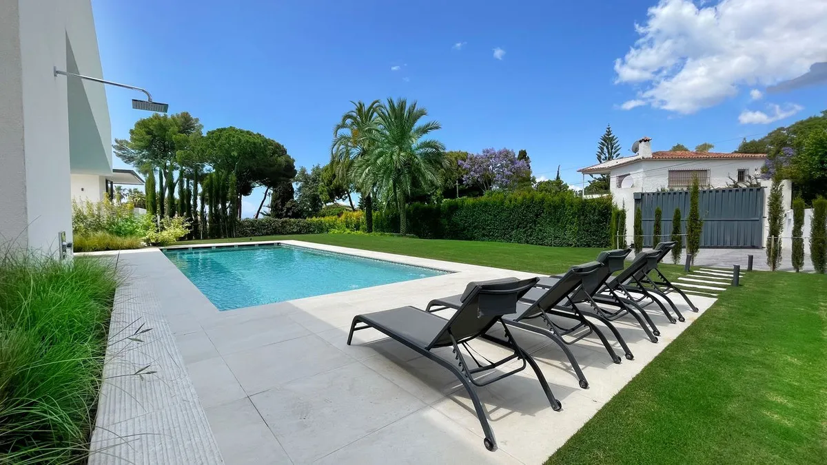 🏡 Modern Villa for Sale – The Golden Mile, Marbella 🇪🇸