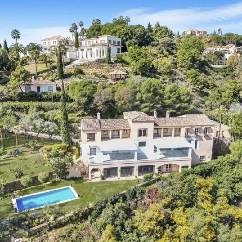 For sale – El Madroñal, Benahavís 🇪🇸 – Classic 7B Hilltop Villa with Panoramic Views 🌊⛰️