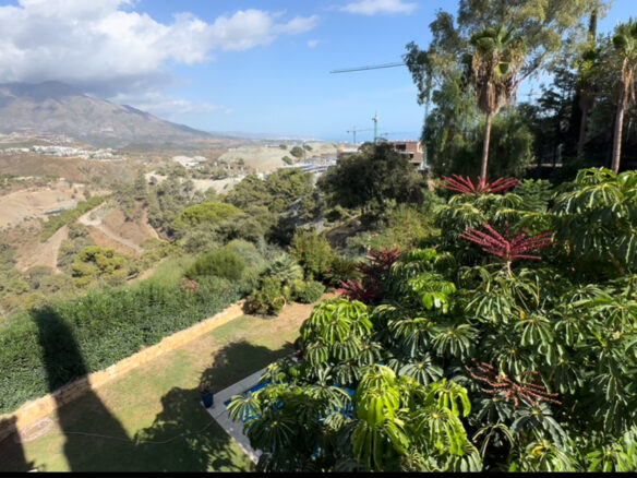 For sale – El Madroñal, Benahavís 🇪🇸 – Classic 7B Hilltop Villa with Panoramic Views 🌊⛰️