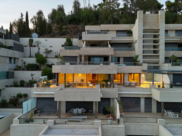 For sale 🌅 Stunning Modern Apartment with Panoramic Sea Views – La Cerquilla, Nueva Andalucía