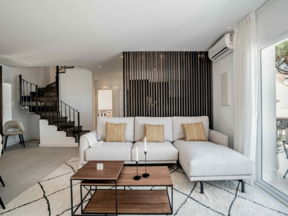 For Sale: Stunning 3-Bedroom Duplex in Aloha 🏡☀️