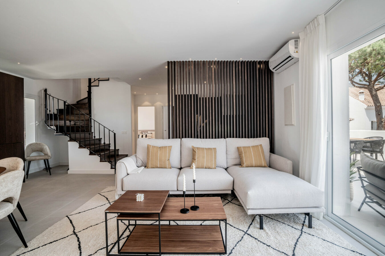 For Sale: Stunning 3-Bedroom Duplex in Aloha 🏡☀️
