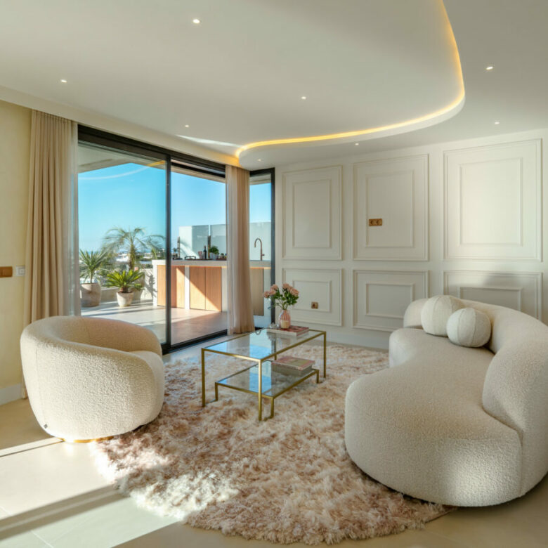 For sale 🌅 Stunning Modern Apartment with Panoramic Sea Views – La Cerquilla, Nueva Andalucía