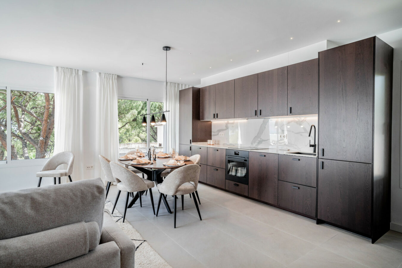 For Sale: Stunning 3-Bedroom Duplex in Aloha 🏡☀️