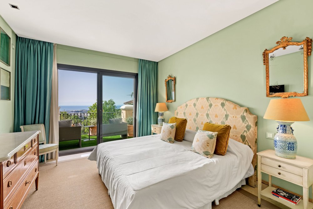 FOR SALE 🇪🇸🇬🇧 – Luxury 3-Bedroom Penthouse with Panoramic Sea Views | La Quinta, Benahavís 🇪🇸
