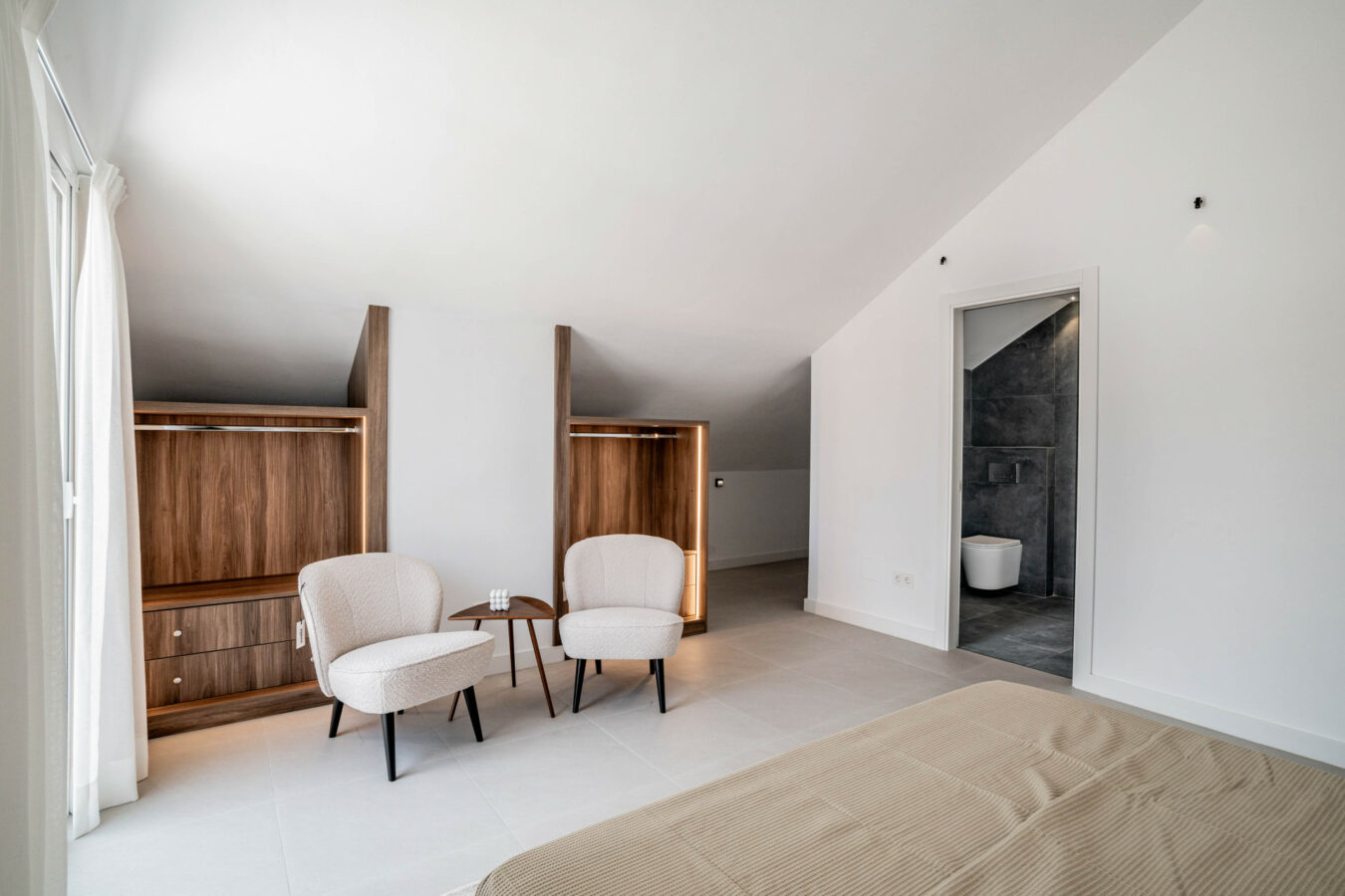 For Sale: Stunning 3-Bedroom Duplex in Aloha 🏡☀️
