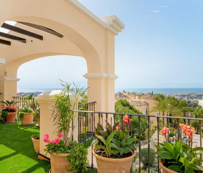 FOR SALE 🇪🇸🇬🇧 – Luxury 3-Bedroom Penthouse with Panoramic Sea Views | La Quinta, Benahavís 🇪🇸