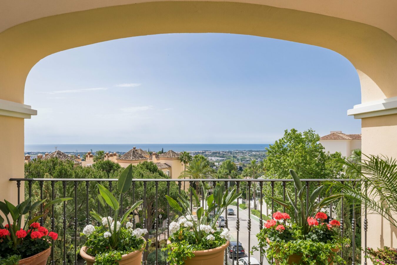 FOR SALE 🇪🇸🇬🇧 – Luxury 3-Bedroom Penthouse with Panoramic Sea Views | La Quinta, Benahavís 🇪🇸
