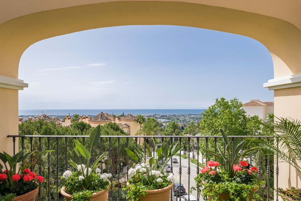 FOR SALE 🇪🇸🇬🇧 – Luxury 3-Bedroom Penthouse with Panoramic Sea Views | La Quinta, Benahavís 🇪🇸
