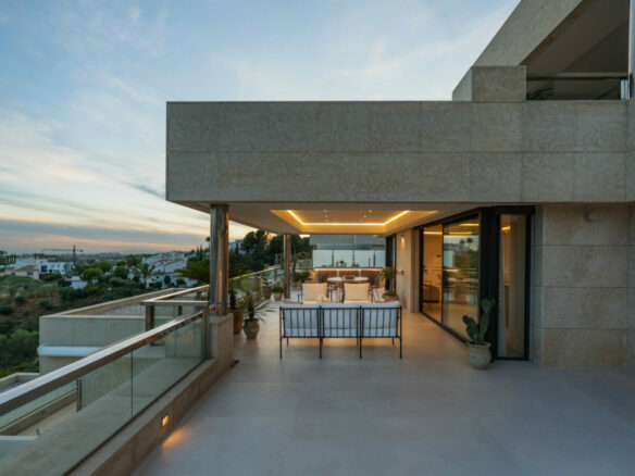 For sale 🌅 Stunning Modern Apartment with Panoramic Sea Views – La Cerquilla, Nueva Andalucía