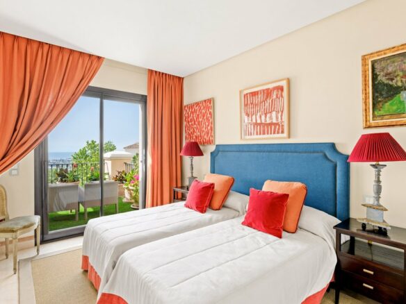 FOR SALE 🇪🇸🇬🇧 – Luxury 3-Bedroom Penthouse with Panoramic Sea Views | La Quinta, Benahavís 🇪🇸