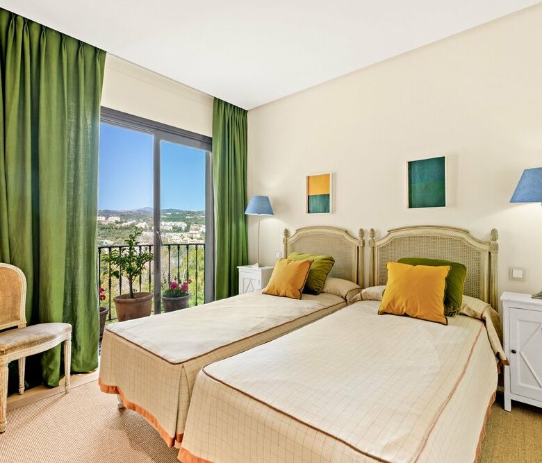 FOR SALE 🇪🇸🇬🇧 – Luxury 3-Bedroom Penthouse with Panoramic Sea Views | La Quinta, Benahavís 🇪🇸