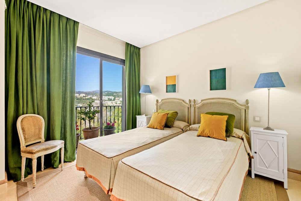 FOR SALE 🇪🇸🇬🇧 – Luxury 3-Bedroom Penthouse with Panoramic Sea Views | La Quinta, Benahavís 🇪🇸