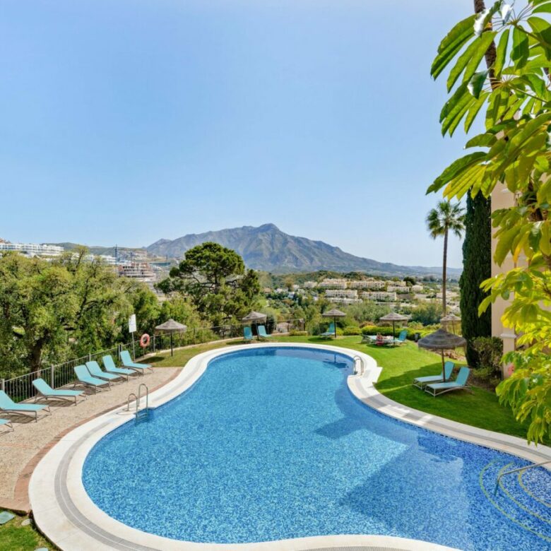 FOR SALE 🇪🇸🇬🇧 – Luxury 3-Bedroom Penthouse with Panoramic Sea Views | La Quinta, Benahavís 🇪🇸
