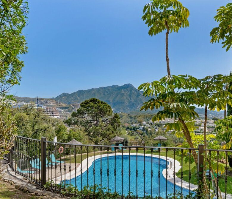 FOR SALE 🇪🇸🇬🇧 – Luxury 3-Bedroom Penthouse with Panoramic Sea Views | La Quinta, Benahavís 🇪🇸