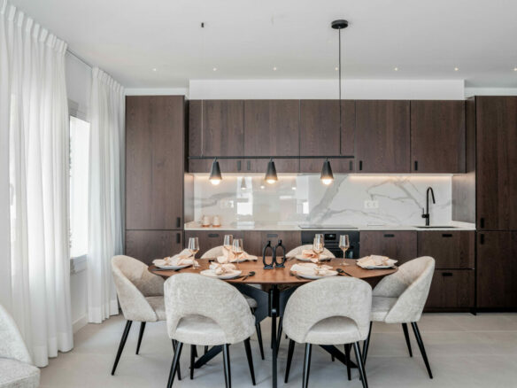 For Sale: Stunning 3-Bedroom Duplex in Aloha 🏡☀️