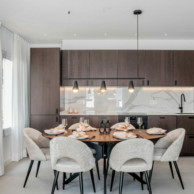 For Sale: Stunning 3-Bedroom Duplex in Aloha 🏡☀️