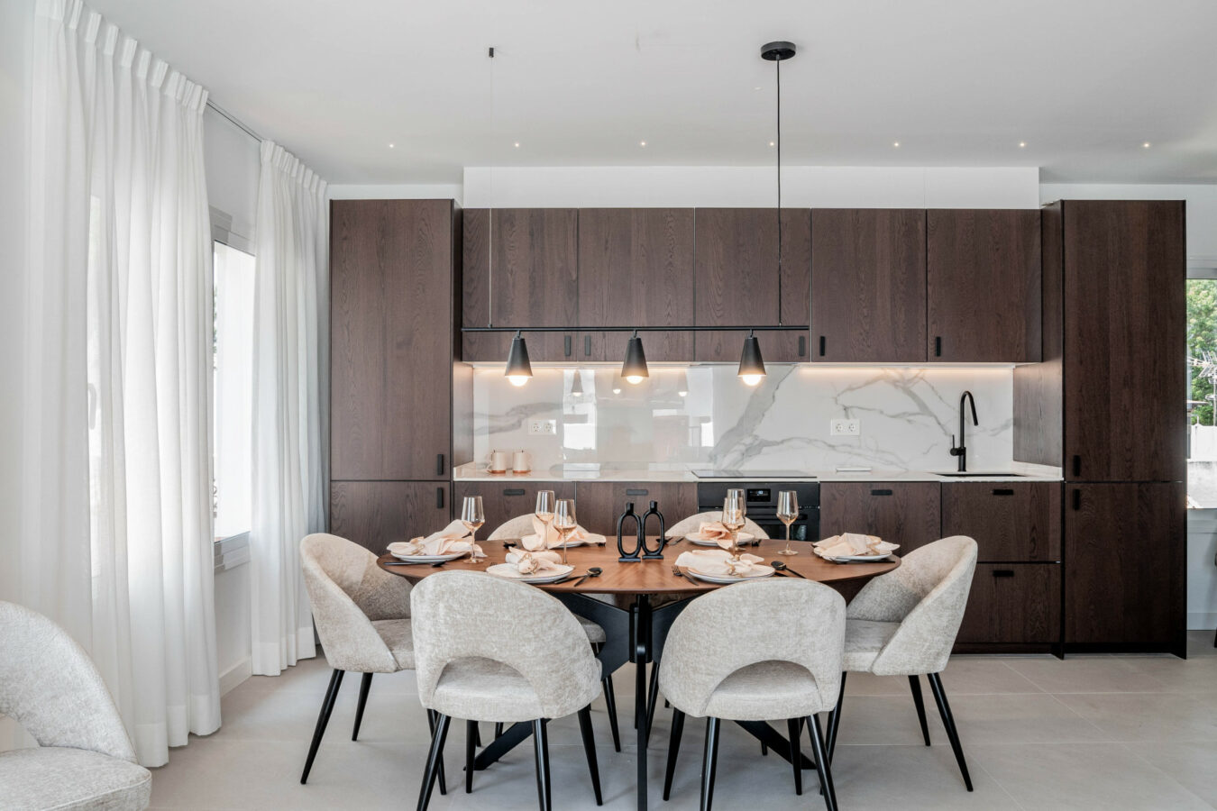 For Sale: Stunning 3-Bedroom Duplex in Aloha 🏡☀️