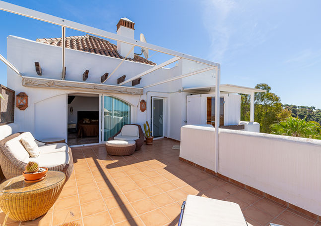 FOR SALE – 2-Bedroom Penthouse with Panoramic Views 🌅🏖️ Las Tortugas Nueva Andalucia