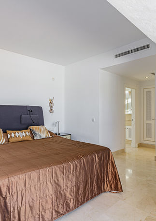 FOR SALE – 2-Bedroom Penthouse with Panoramic Views 🌅🏖️ Las Tortugas Nueva Andalucia