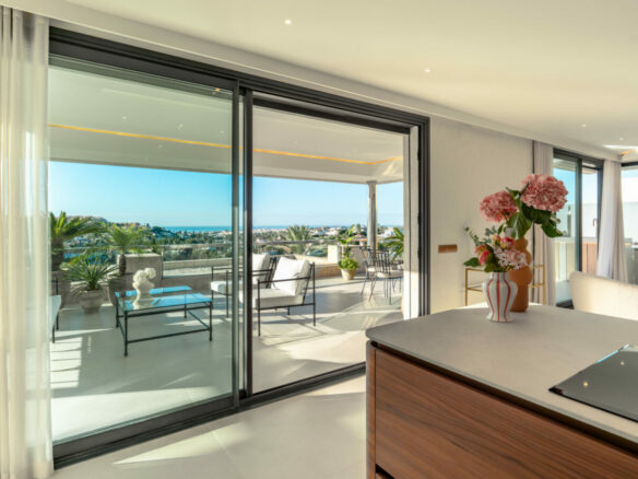 For sale 🌅 Stunning Modern Apartment with Panoramic Sea Views – La Cerquilla, Nueva Andalucía