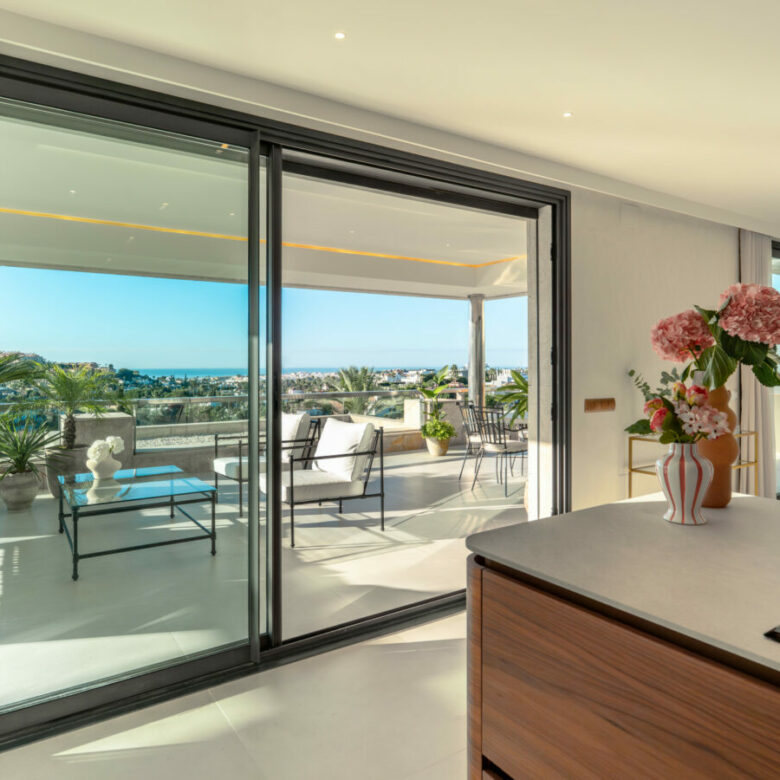 For sale 🌅 Stunning Modern Apartment with Panoramic Sea Views – La Cerquilla, Nueva Andalucía