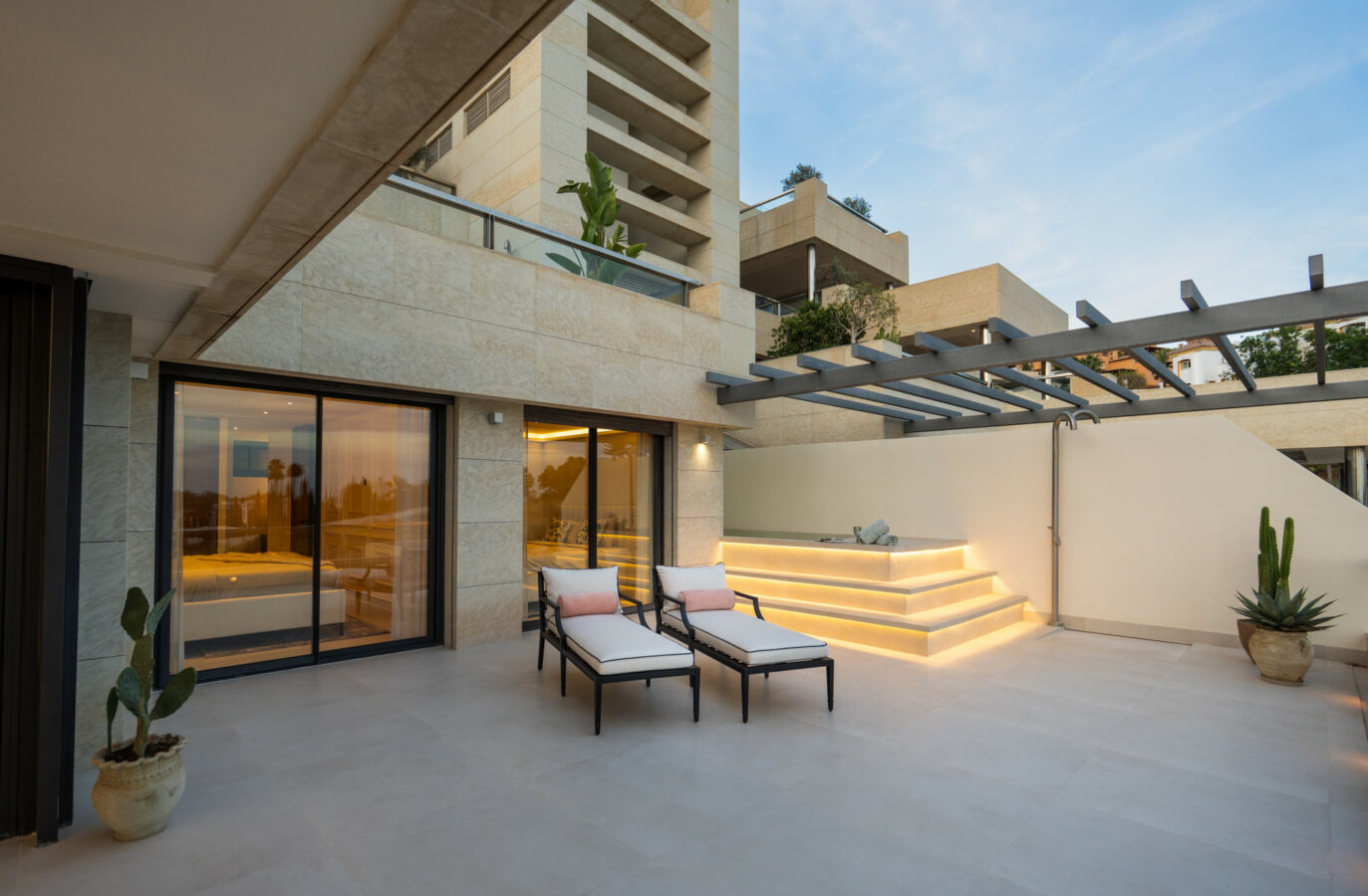 4ede33c0-6b33-4f76-8d4d-f0dec63f2e7f For sale 🌅 Stunning Modern Apartment with Panoramic Sea Views – La Cerquilla, Nueva Andalucía