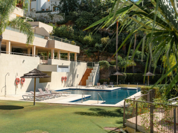 For sale 🌅 Stunning Modern Apartment with Panoramic Sea Views – La Cerquilla, Nueva Andalucía