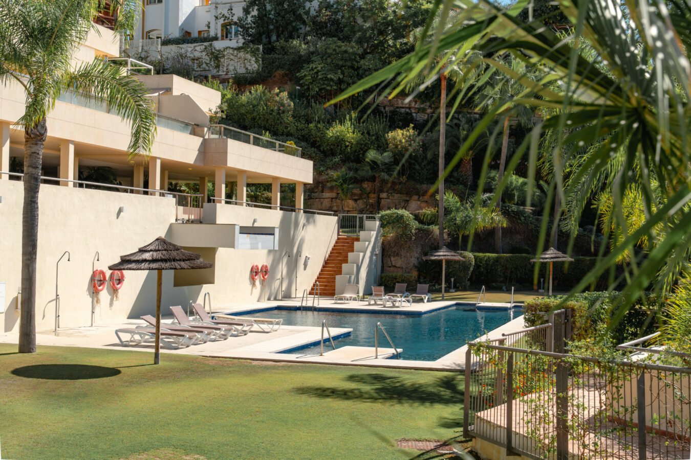 50dc2309-5ae2-4cf2-9524-23611be8a417 For sale 🌅 Stunning Modern Apartment with Panoramic Sea Views – La Cerquilla, Nueva Andalucía