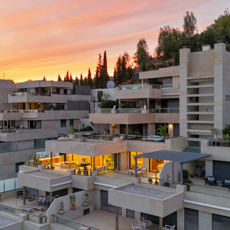 For sale 🌅 Stunning Modern Apartment with Panoramic Sea Views – La Cerquilla, Nueva Andalucía