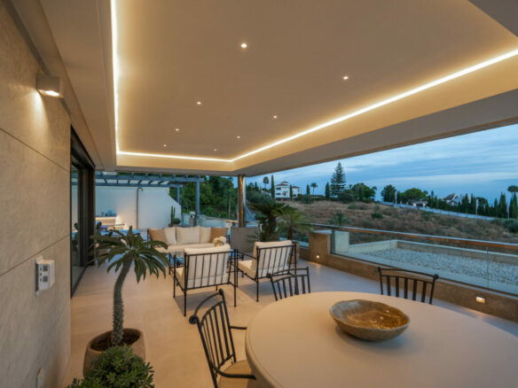 For sale 🌅 Stunning Modern Apartment with Panoramic Sea Views – La Cerquilla, Nueva Andalucía