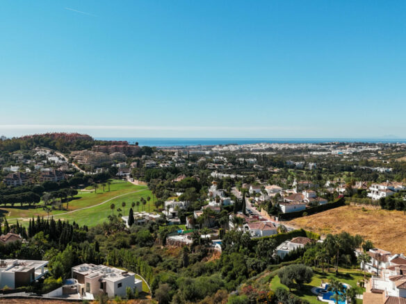 For sale 🌅 Stunning Modern Apartment with Panoramic Sea Views – La Cerquilla, Nueva Andalucía