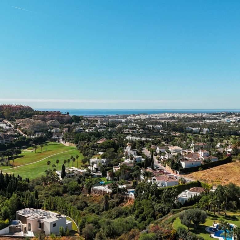 For sale 🌅 Stunning Modern Apartment with Panoramic Sea Views – La Cerquilla, Nueva Andalucía