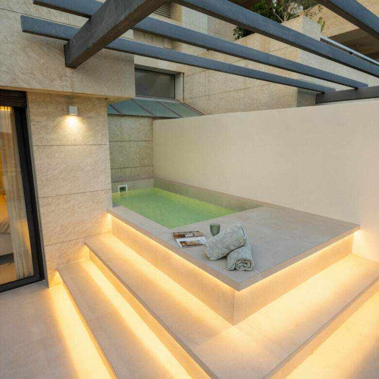 For sale 🌅 Stunning Modern Apartment with Panoramic Sea Views – La Cerquilla, Nueva Andalucía
