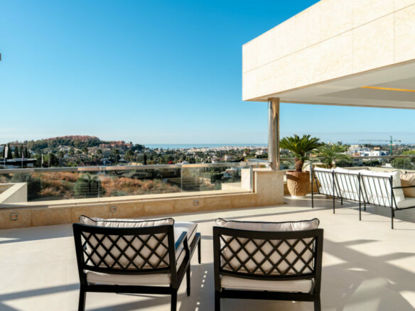 For sale 🌅 Stunning Modern Apartment with Panoramic Sea Views – La Cerquilla, Nueva Andalucía