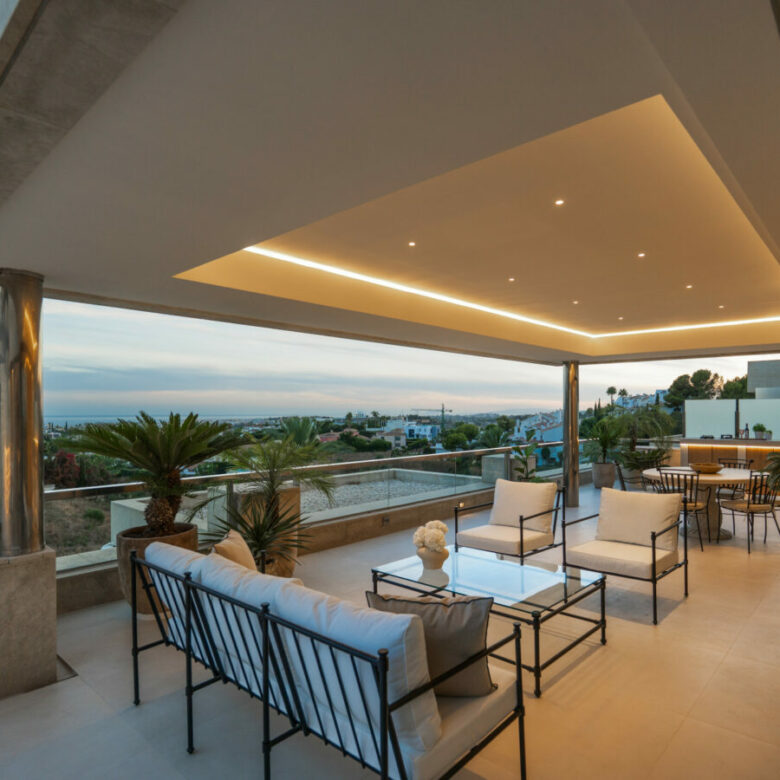 For sale 🌅 Stunning Modern Apartment with Panoramic Sea Views – La Cerquilla, Nueva Andalucía