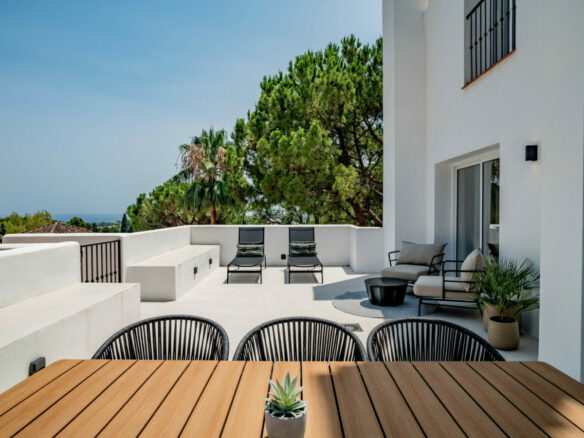 For Sale: Stunning 3-Bedroom Duplex in Aloha 🏡☀️