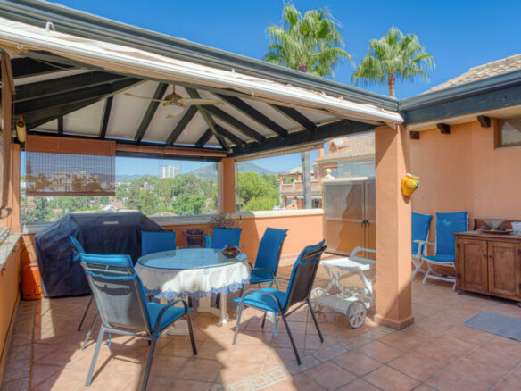 🌅 Beautiful South-Facing Duplex Penthouse with Stunning Sea Views – Andalucía Alta, Nueva Andalucía 🌴