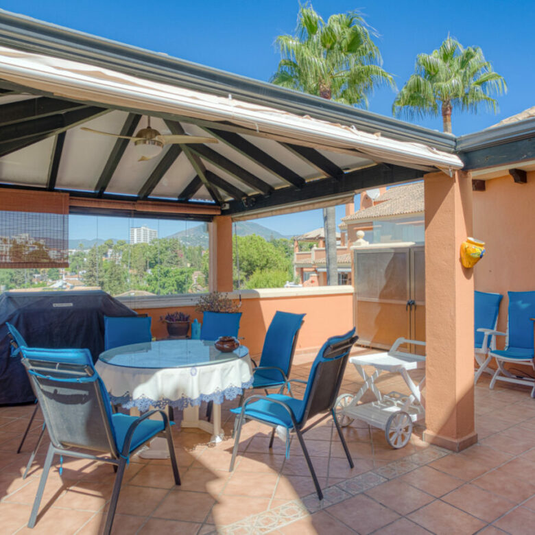 🌅 Beautiful South-Facing Duplex Penthouse with Stunning Sea Views – Andalucía Alta, Nueva Andalucía 🌴