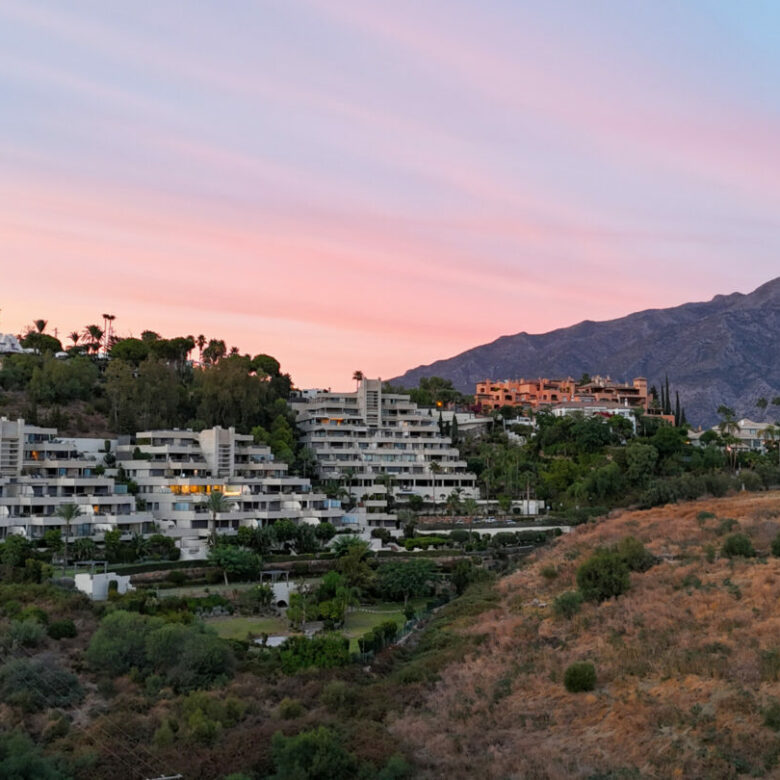 For sale 🌅 Stunning Modern Apartment with Panoramic Sea Views – La Cerquilla, Nueva Andalucía